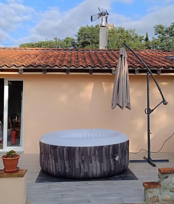 Sous Le Chateau Montaut  Exterior photo